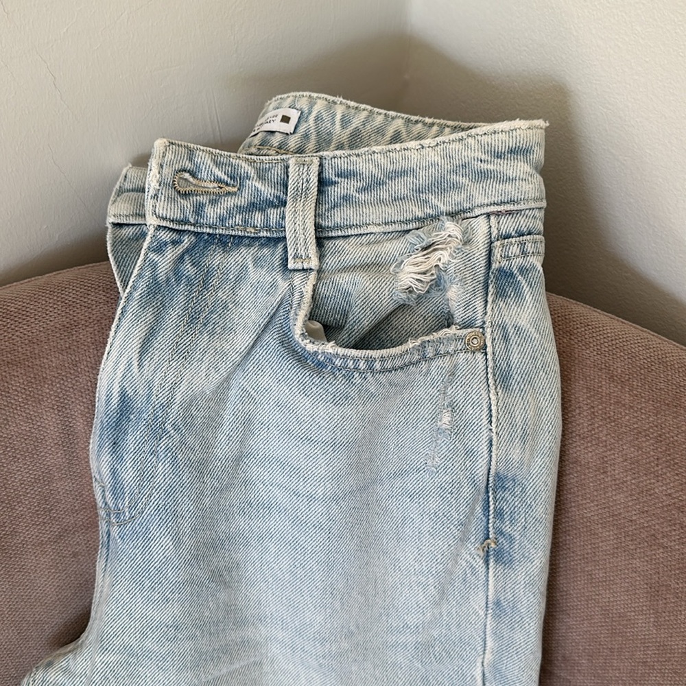 Distressed Jeans - Picture 4 of 7